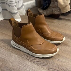 Nike Women’s slip on Air Max Thea